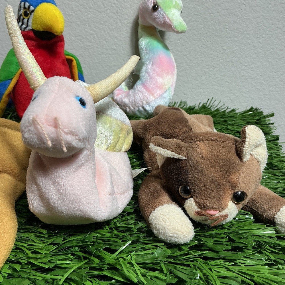 Ty Beanie Babies Plush Lot Unisex 8pc Vintage Animals Parrot Husky Cat Seahorse - Picture 5 of 6
